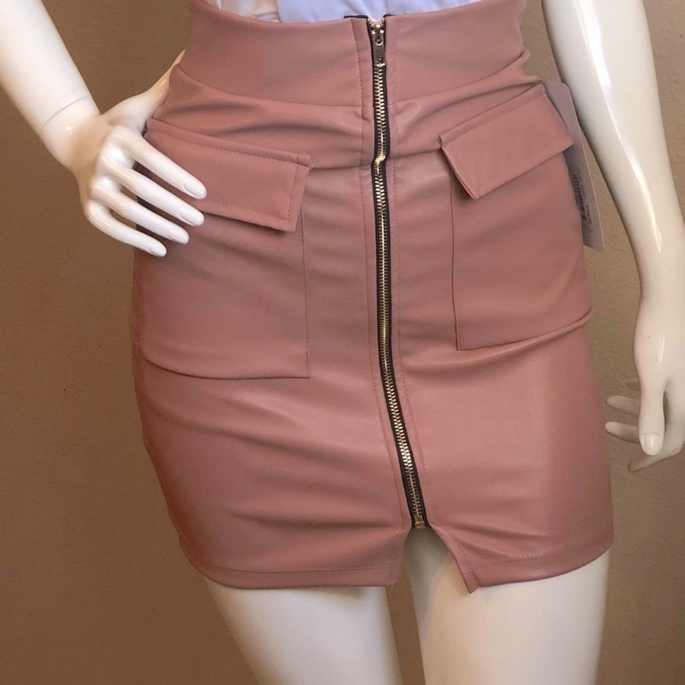Leather pocket skirt